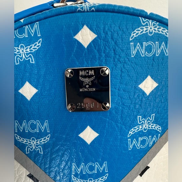 MCM limited backpack - Picture 6 of 14